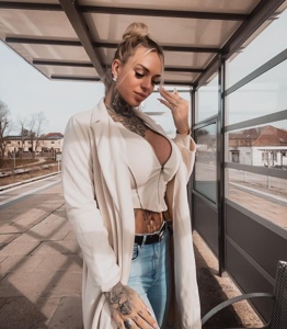 Takwimu na Takwimu za Akaunti ya real.ink.barbie ya instagram ...